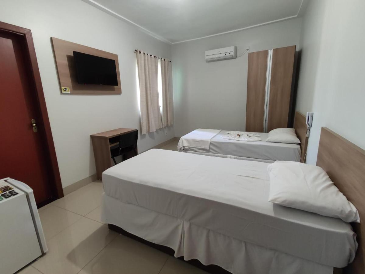 Cemarim Hotel Catalao Luaran gambar
