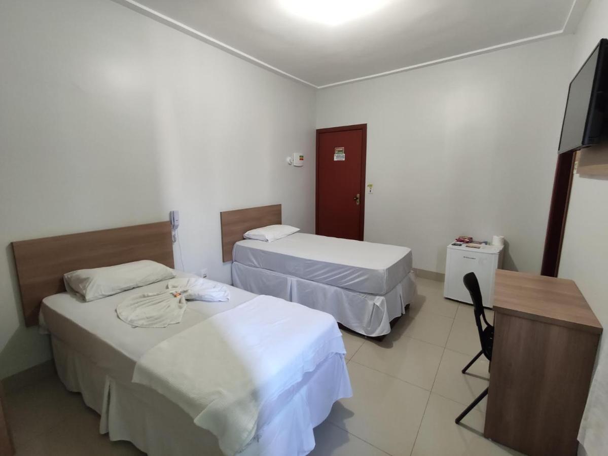 Cemarim Hotel Catalao Luaran gambar