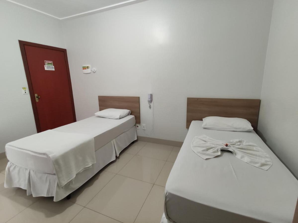 Cemarim Hotel Catalao Luaran gambar